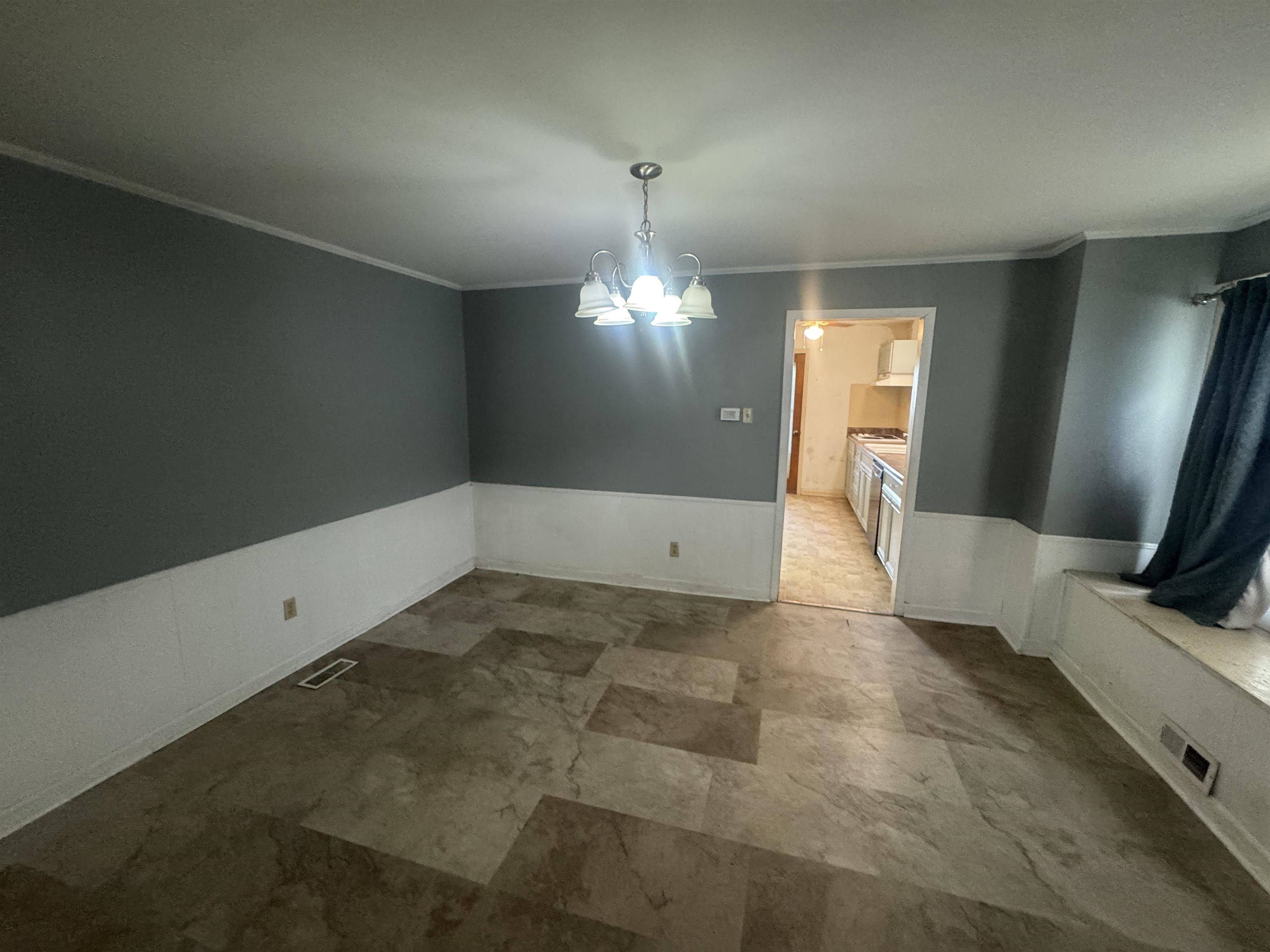 710 E 9th, Winfield, KS 67156