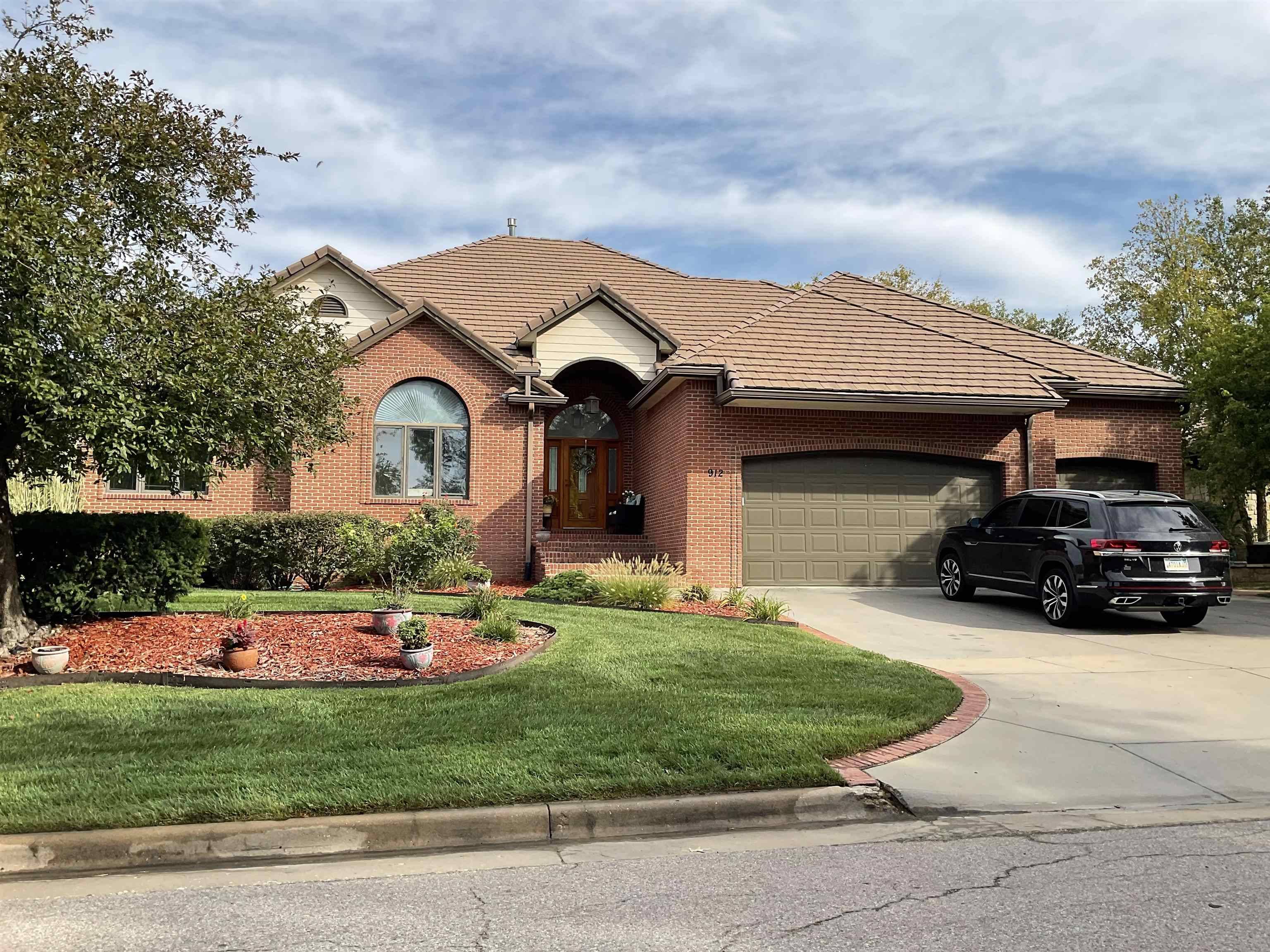 912 Terradyne Cir, Andover, KS 67002