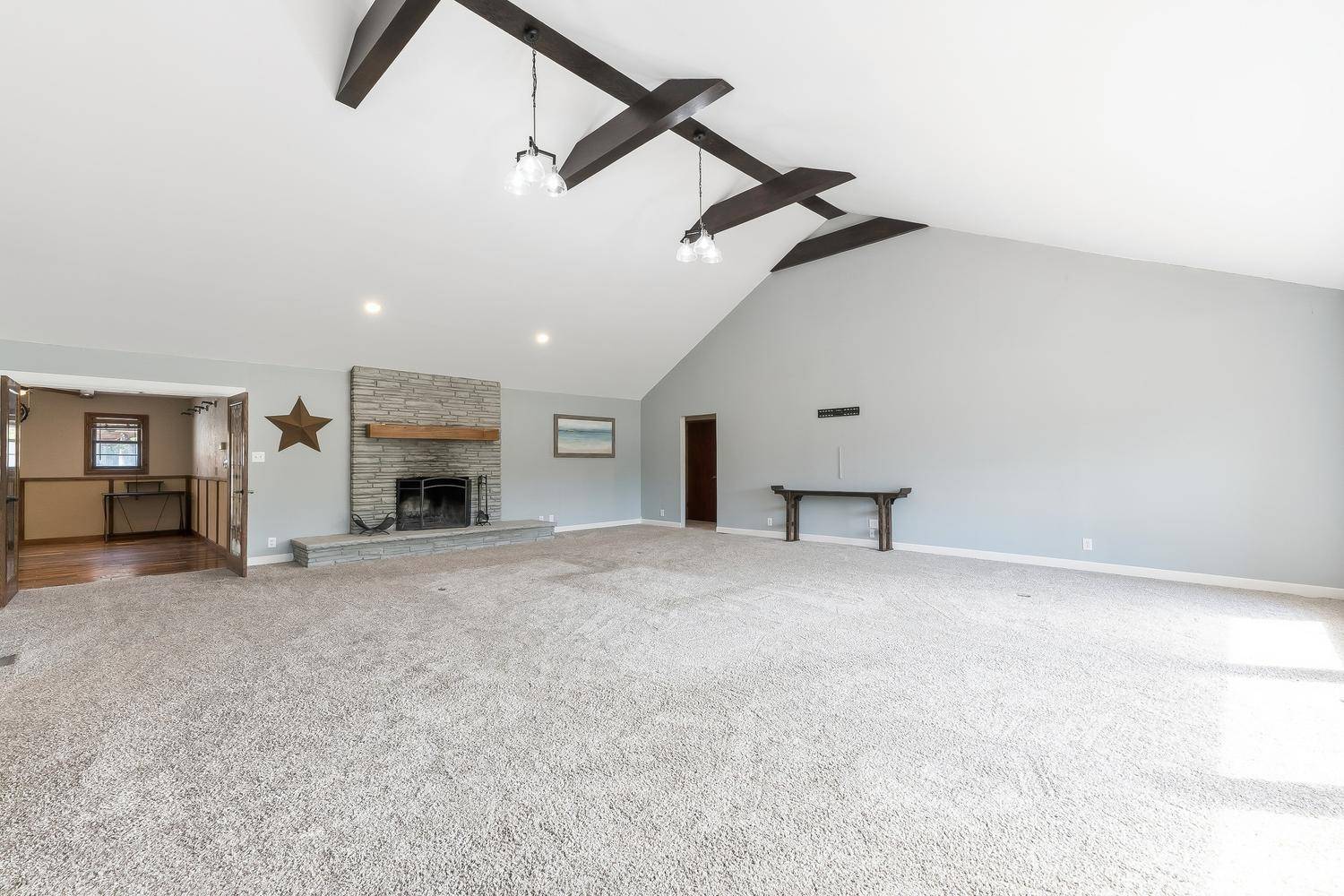 555 S Springlake Lane, Wichita, KS 67230