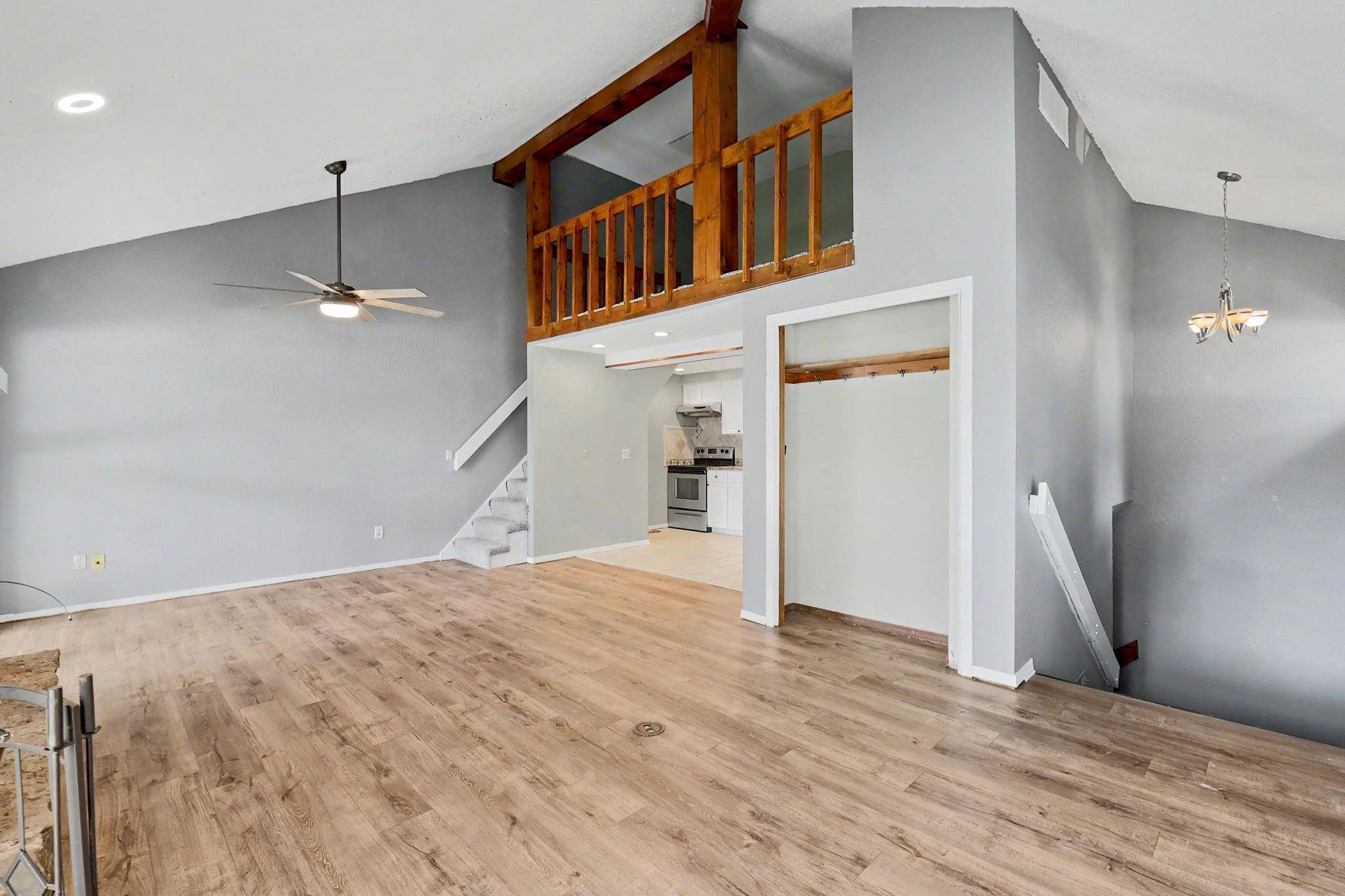 2421 S Yellowstone St #302, Wichita, KS 67215