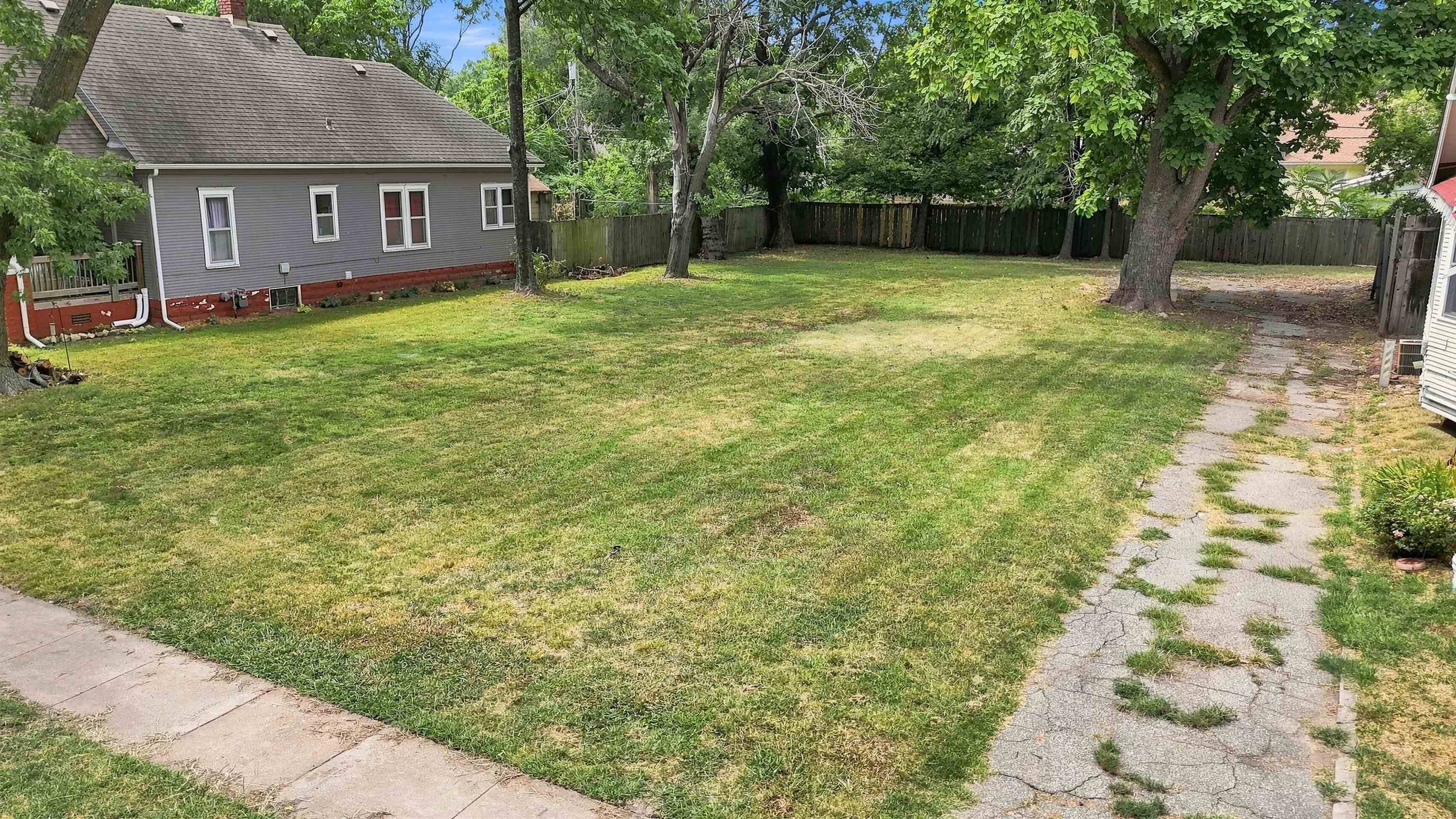 233 N Estelle Ave, Wichita, KS 67214
