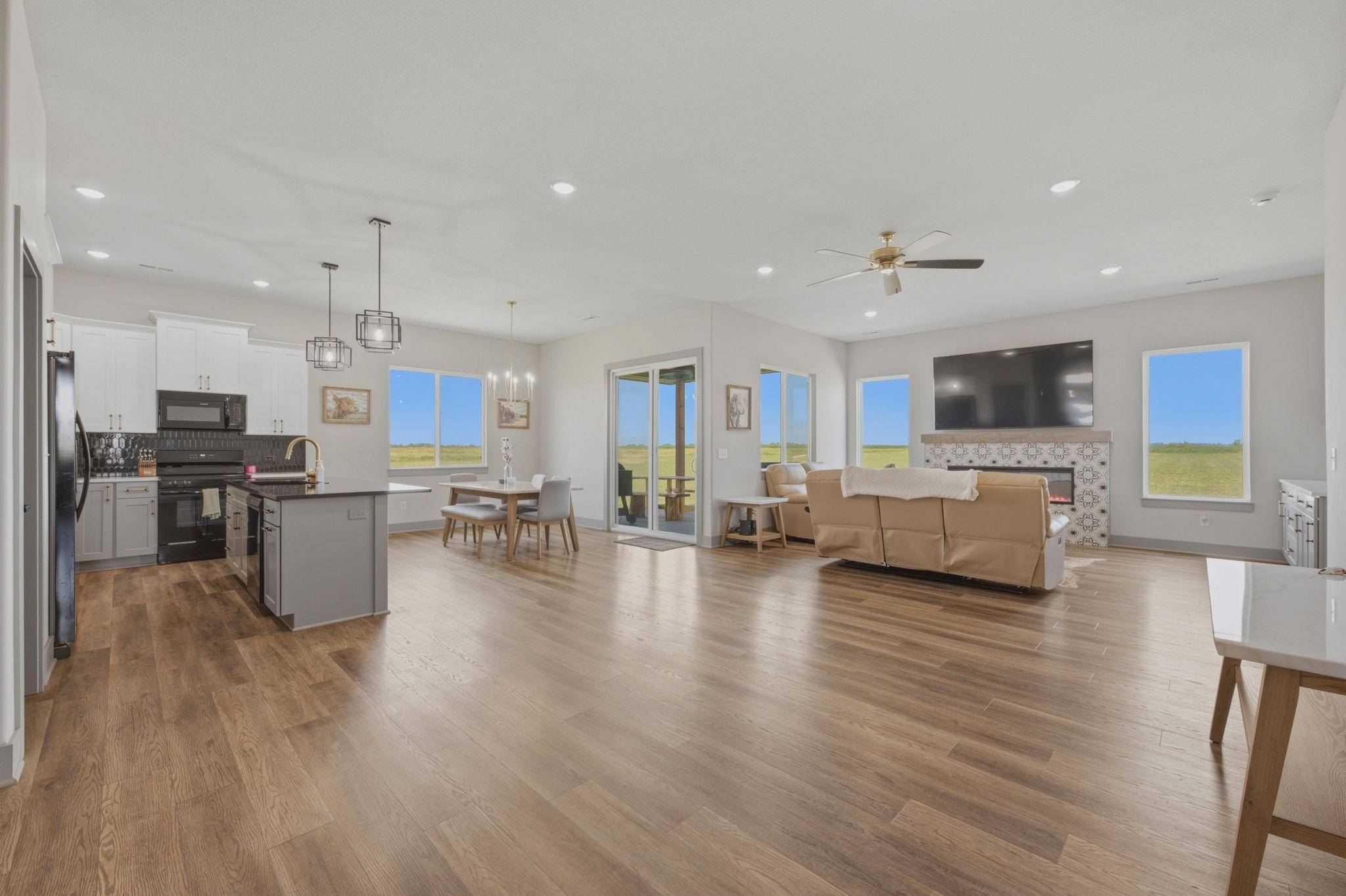 16356 NE 4th, Cheney, KS 67025