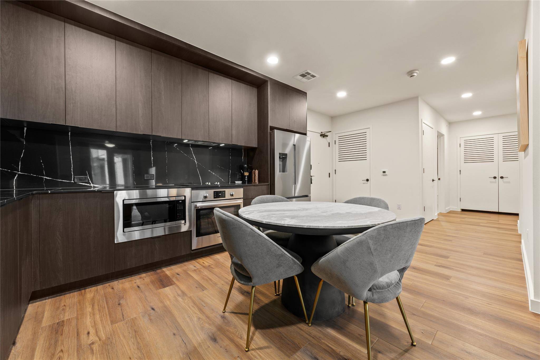 2323 S Lamar BLVD #206, Austin, TX 78704