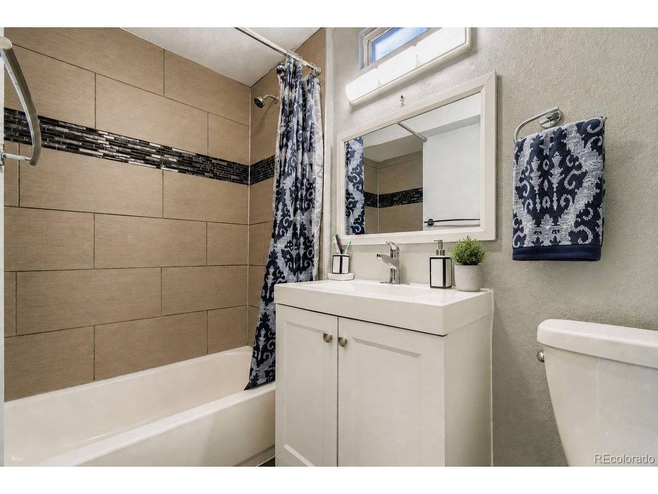 9541 E 16th, Aurora, CO 80010