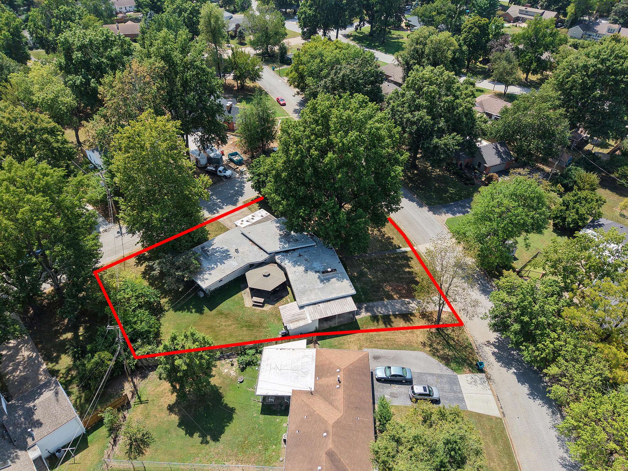 1035 E Linwood TER, Springfield, MO 65807