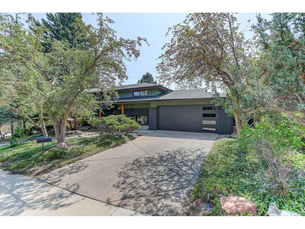 3310 Heidelberg, Boulder, CO 80305