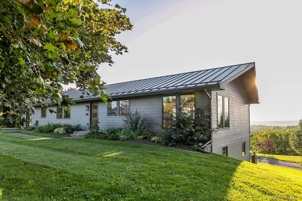 180 Hilltop RD, Germantown, NY 12526