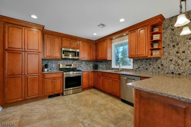 12 Studer Rd, Clinton Twp., NJ 08809