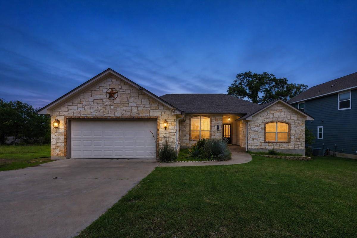 220 Ulupau CIR, Bastrop, TX 78602