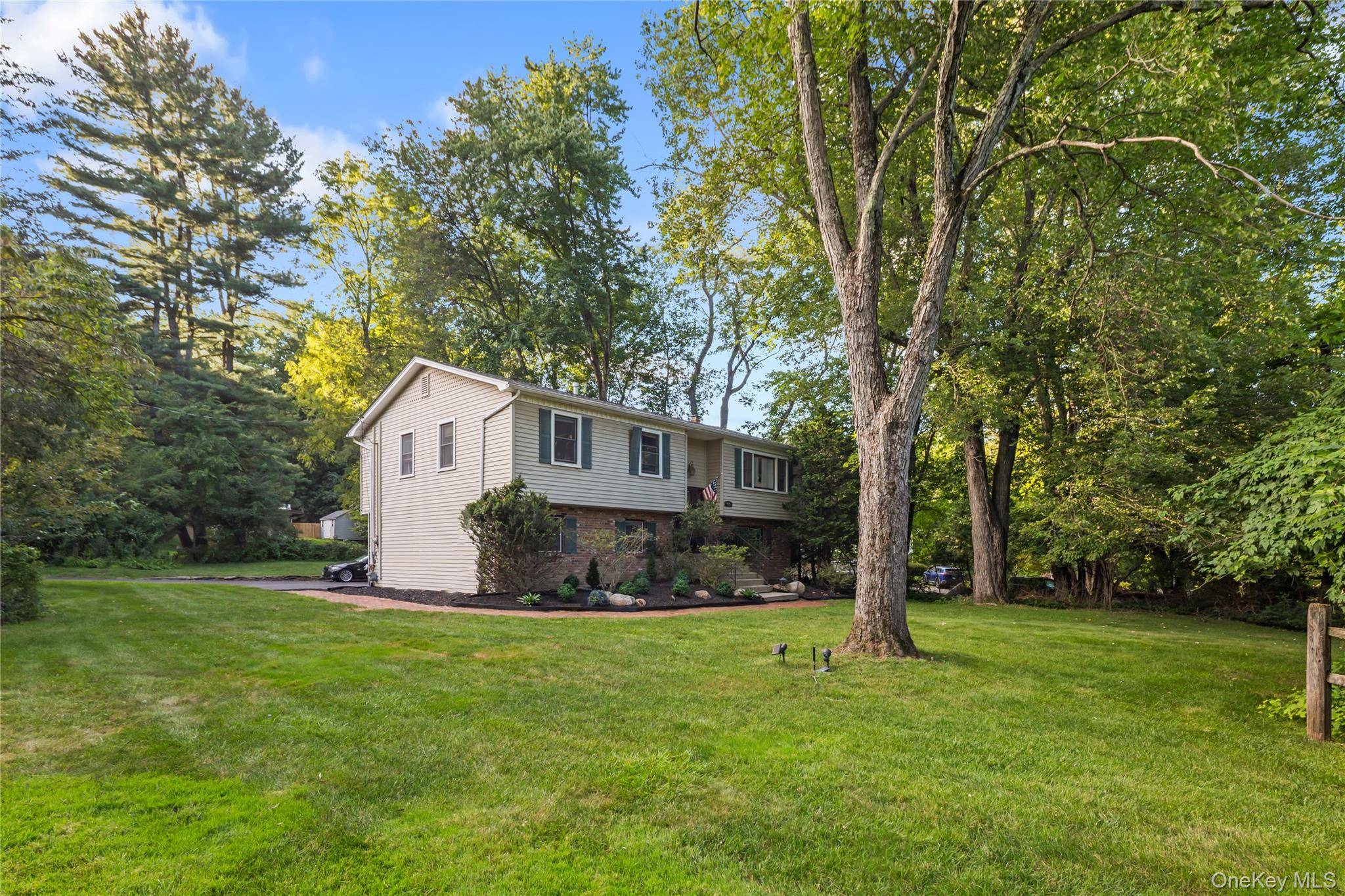 635 S Pascack, Chestnut Ridge, NY 10977