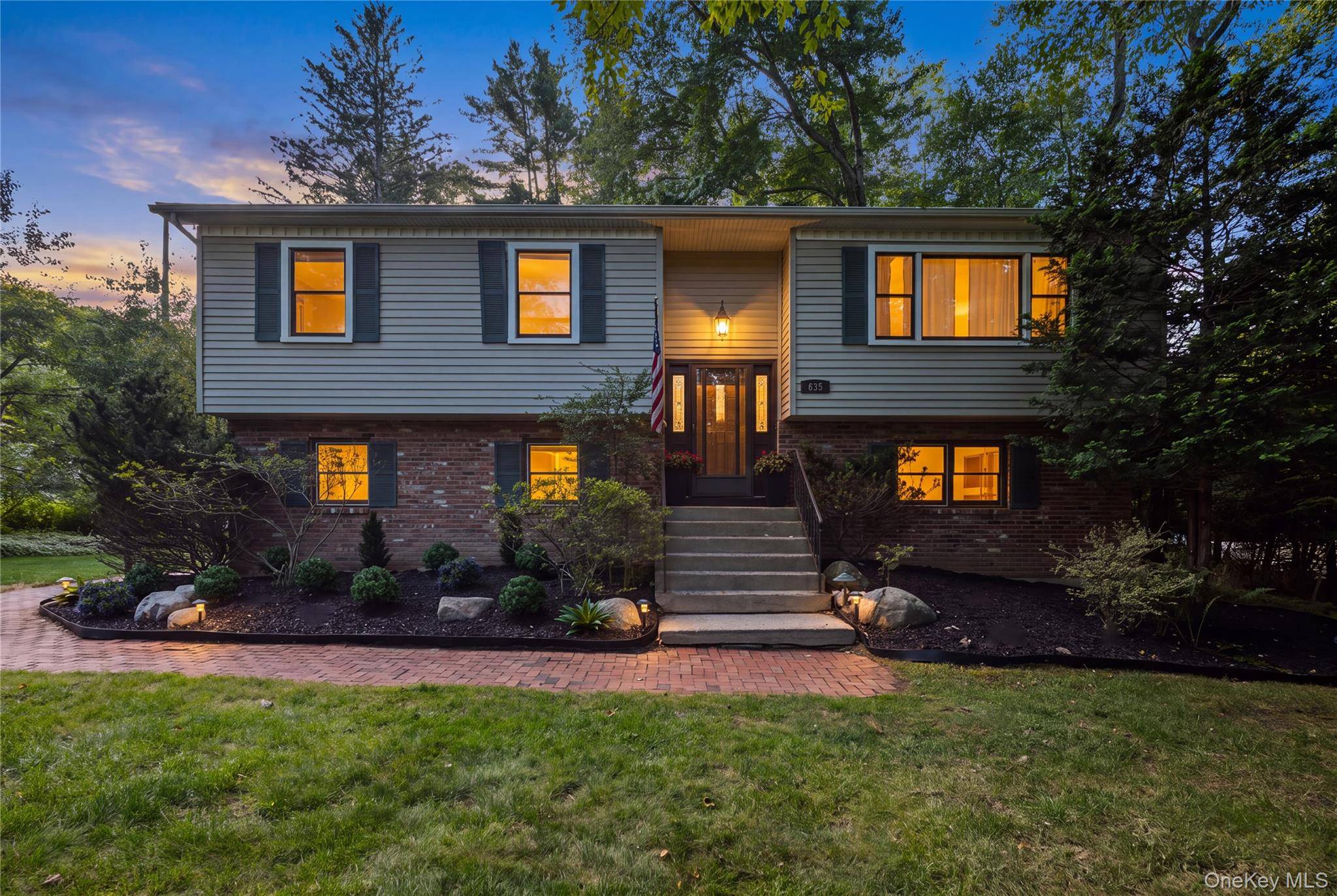 635 S Pascack, Chestnut Ridge, NY 10977