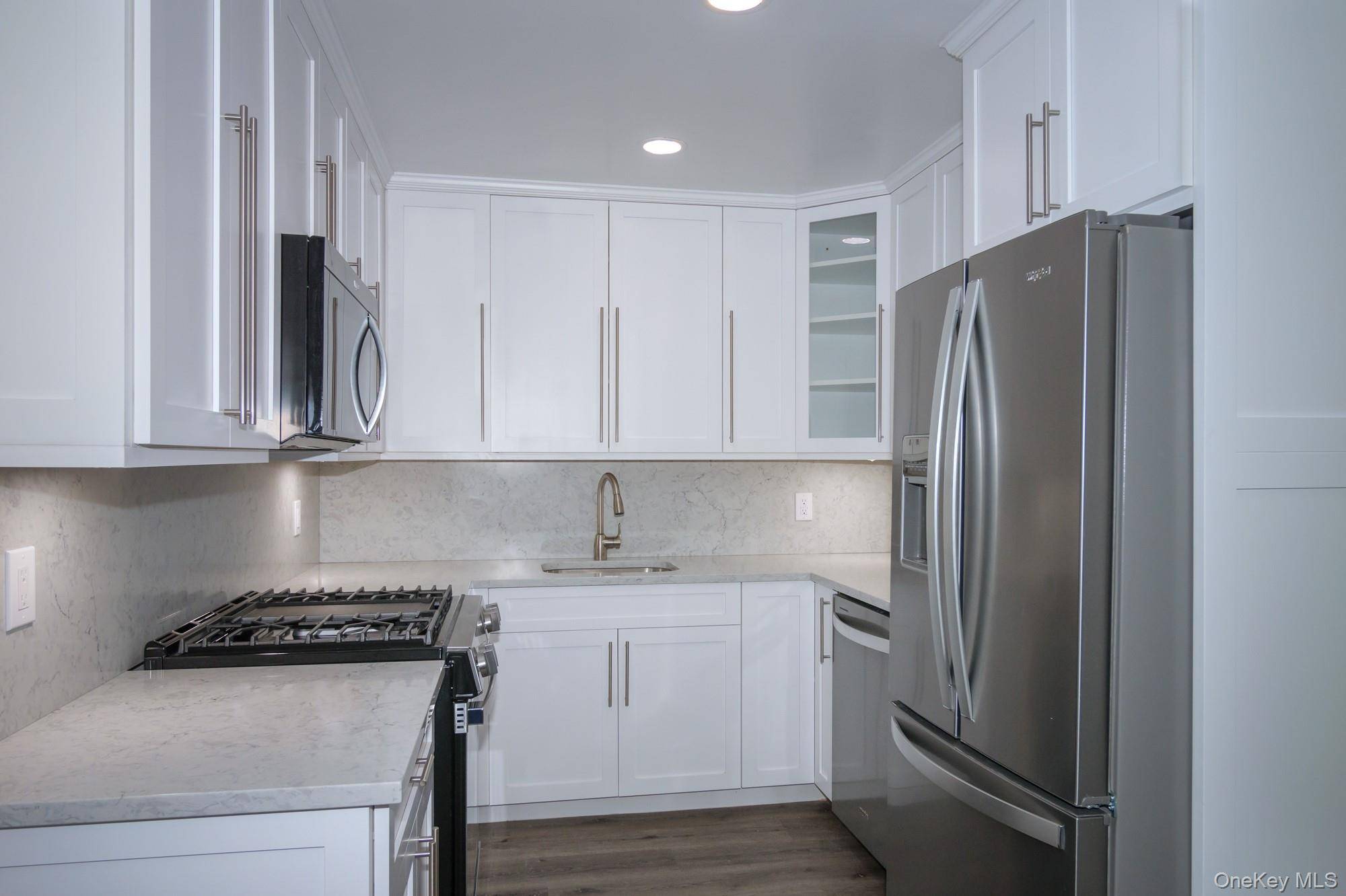 5 Merman PL #5, Babylon, NY 11702