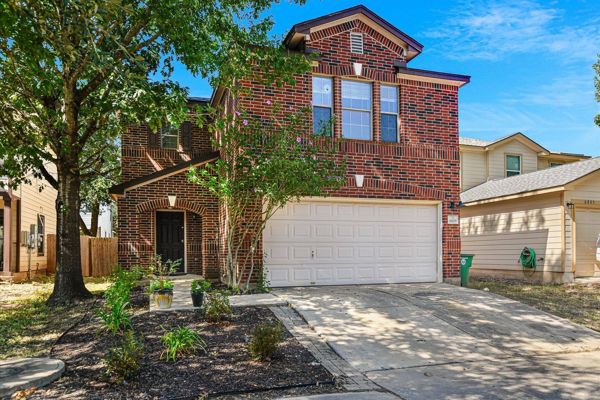 6809 Doyal DR, Austin, TX 78747