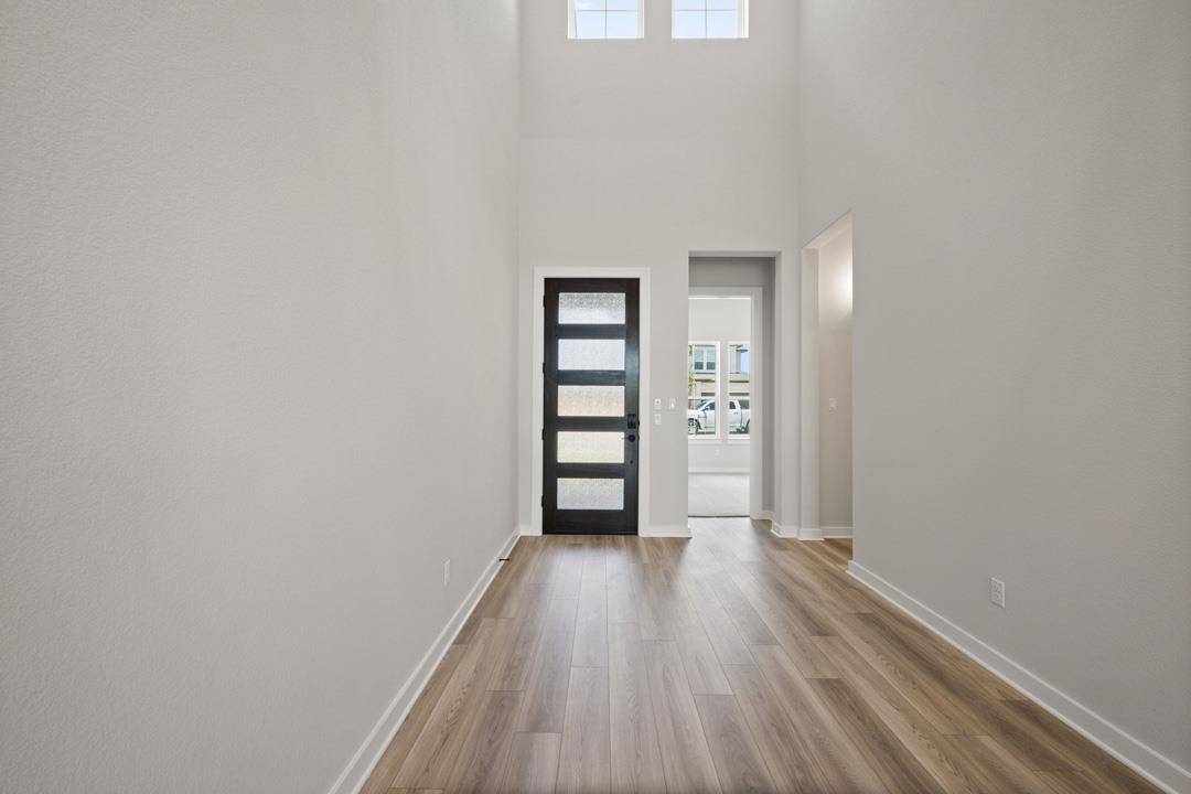 211 Craigends Yew Lane, Dripping Springs, TX 78620