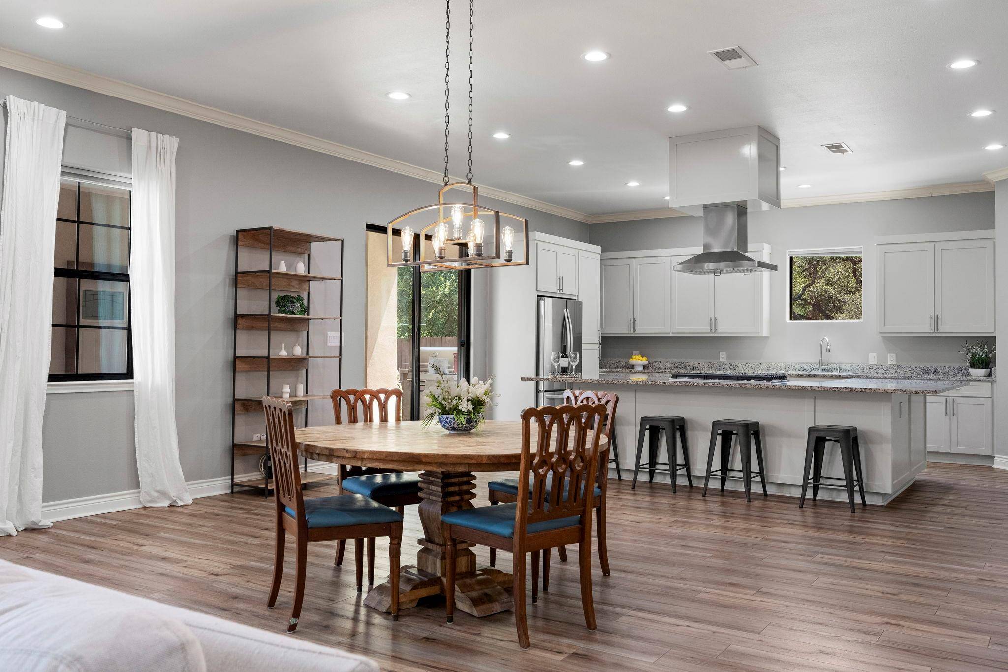 2713 Leslie LN, San Marcos, TX 78666
