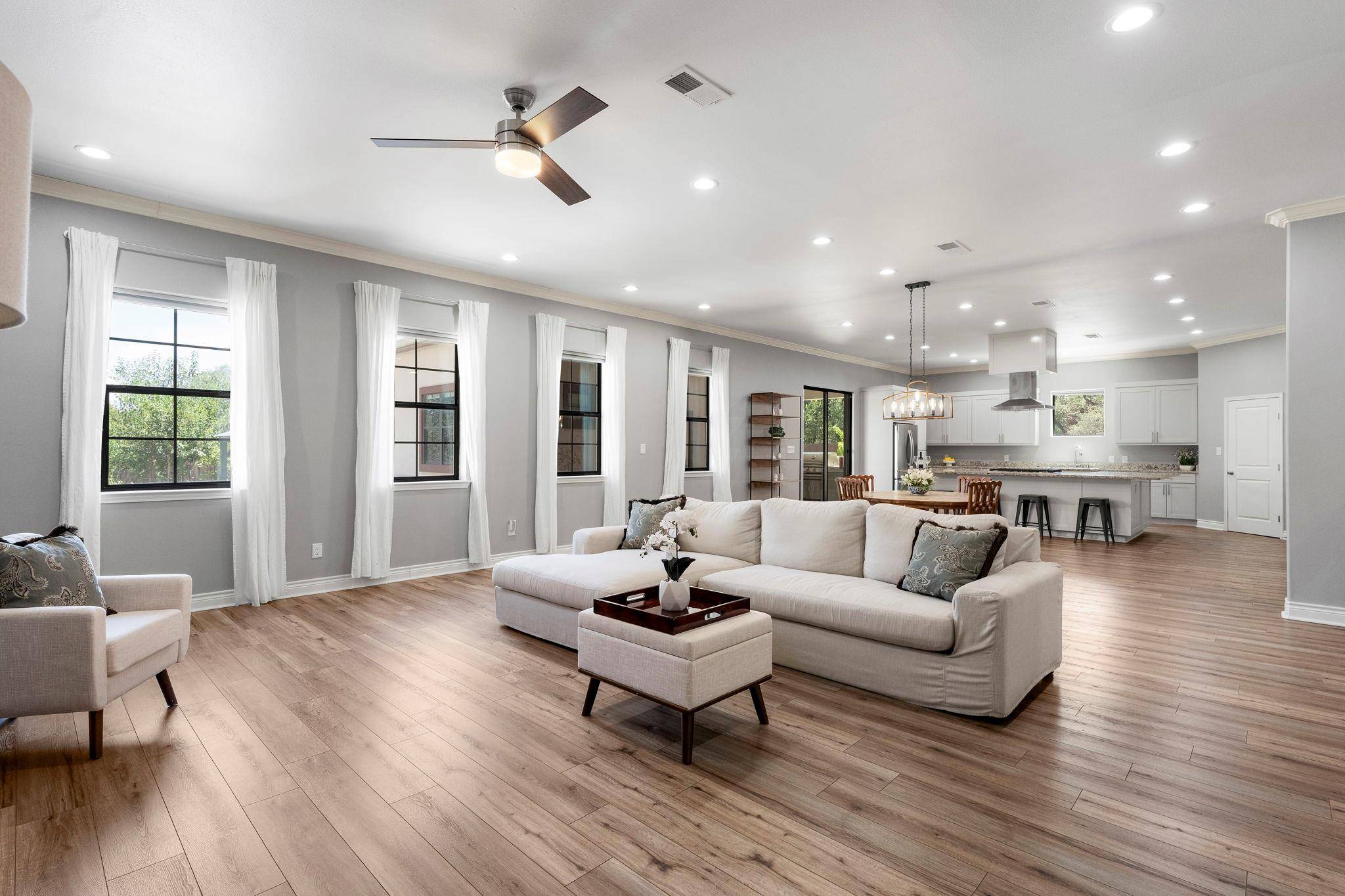 2713 Leslie LN, San Marcos, TX 78666