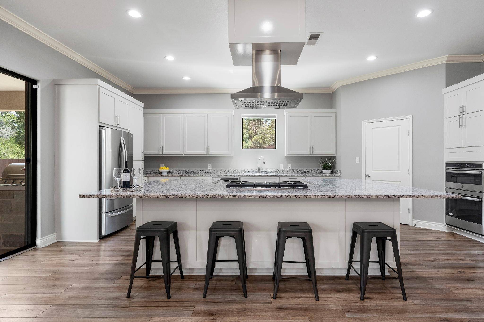 2713 Leslie LN, San Marcos, TX 78666