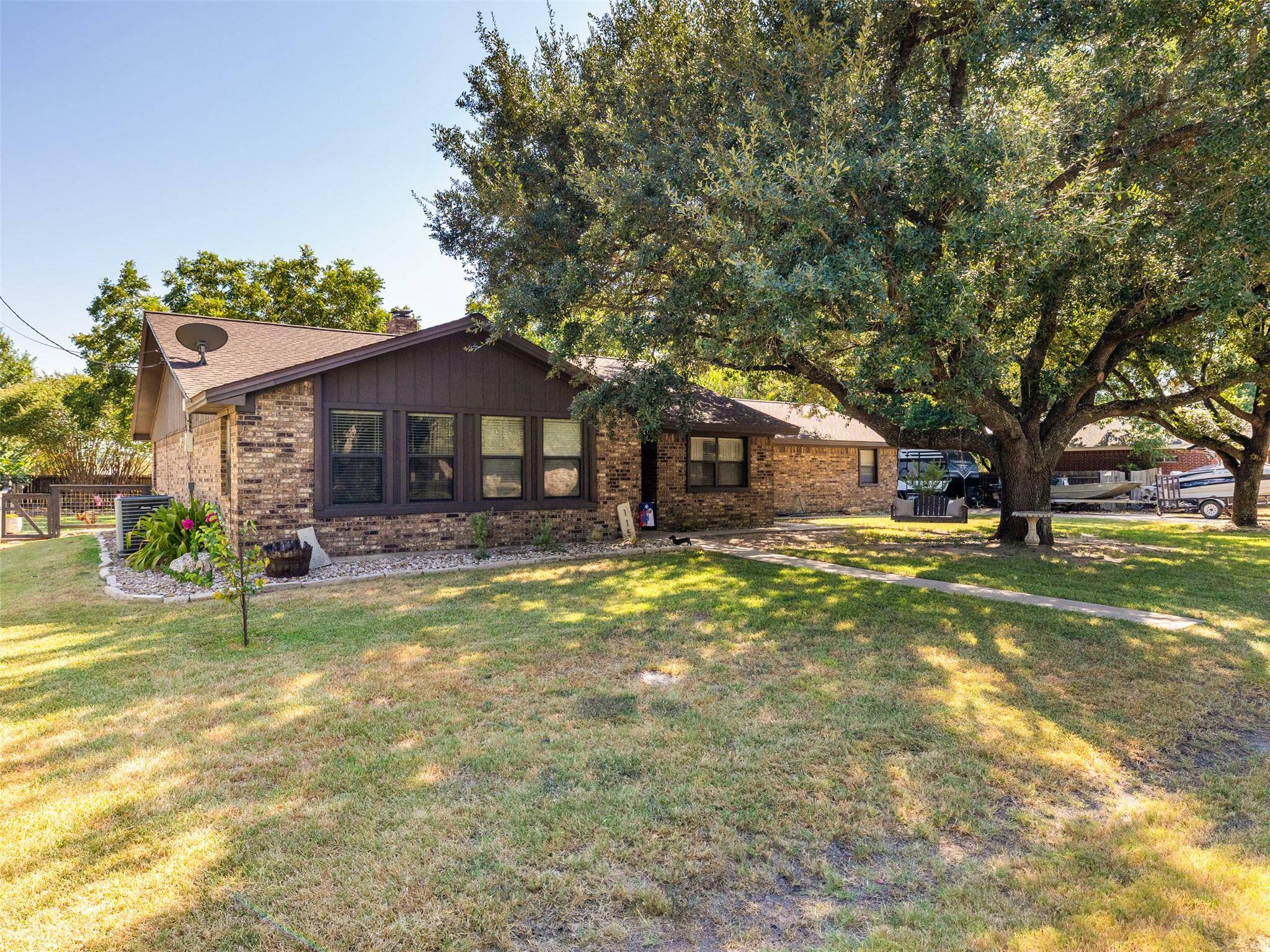 115 Wuensche, Thorndale, TX 76577