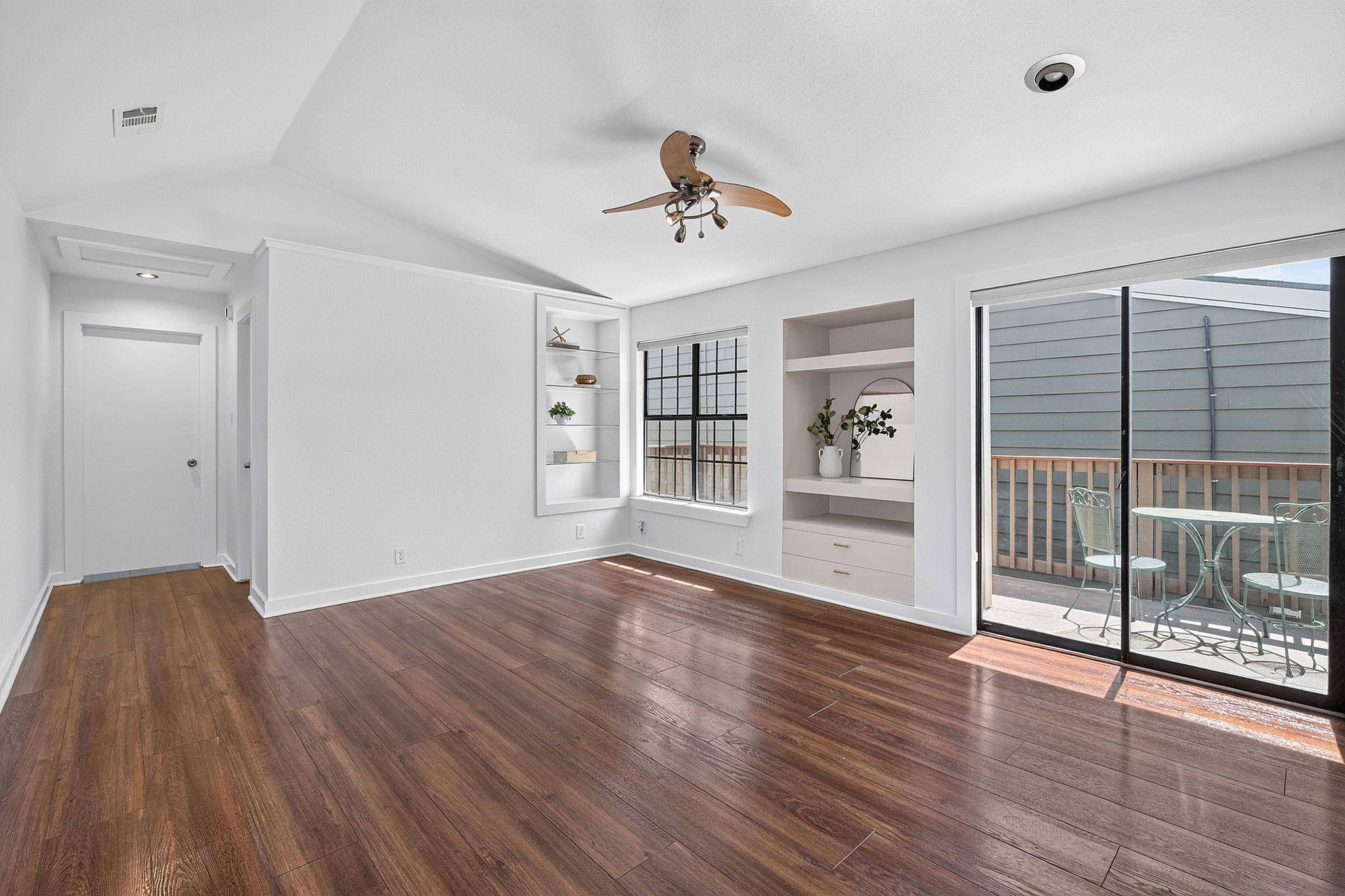 2215 Post RD #2072, Austin, TX 78704