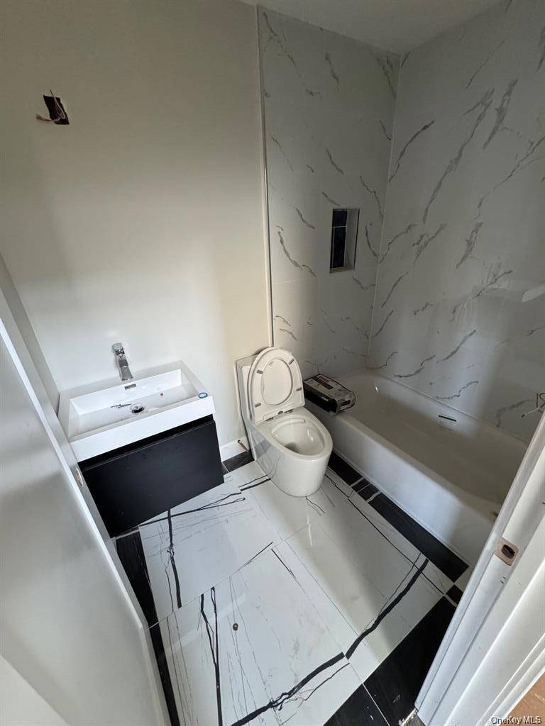 65 W 2nd ST #5, Mount Vernon, NY 10550