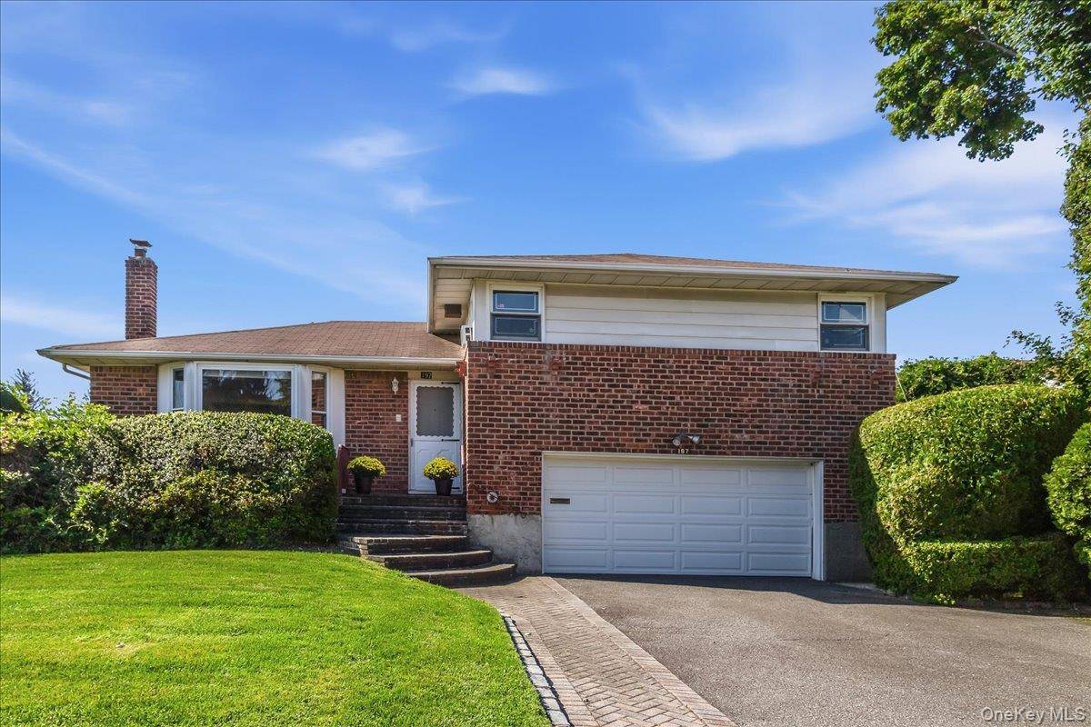 197 Stephen ST, Levittown, NY 11756