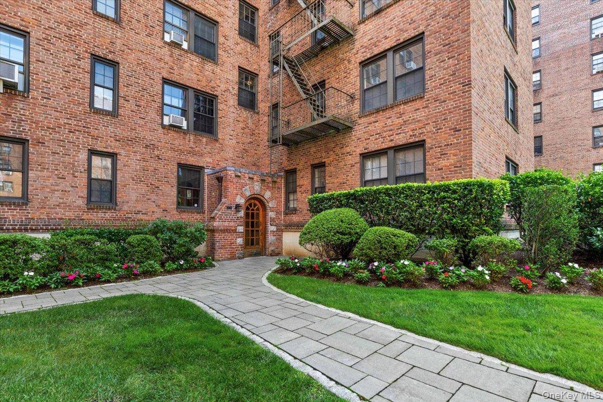 196 Garth #1F, Scarsdale, NY 10583