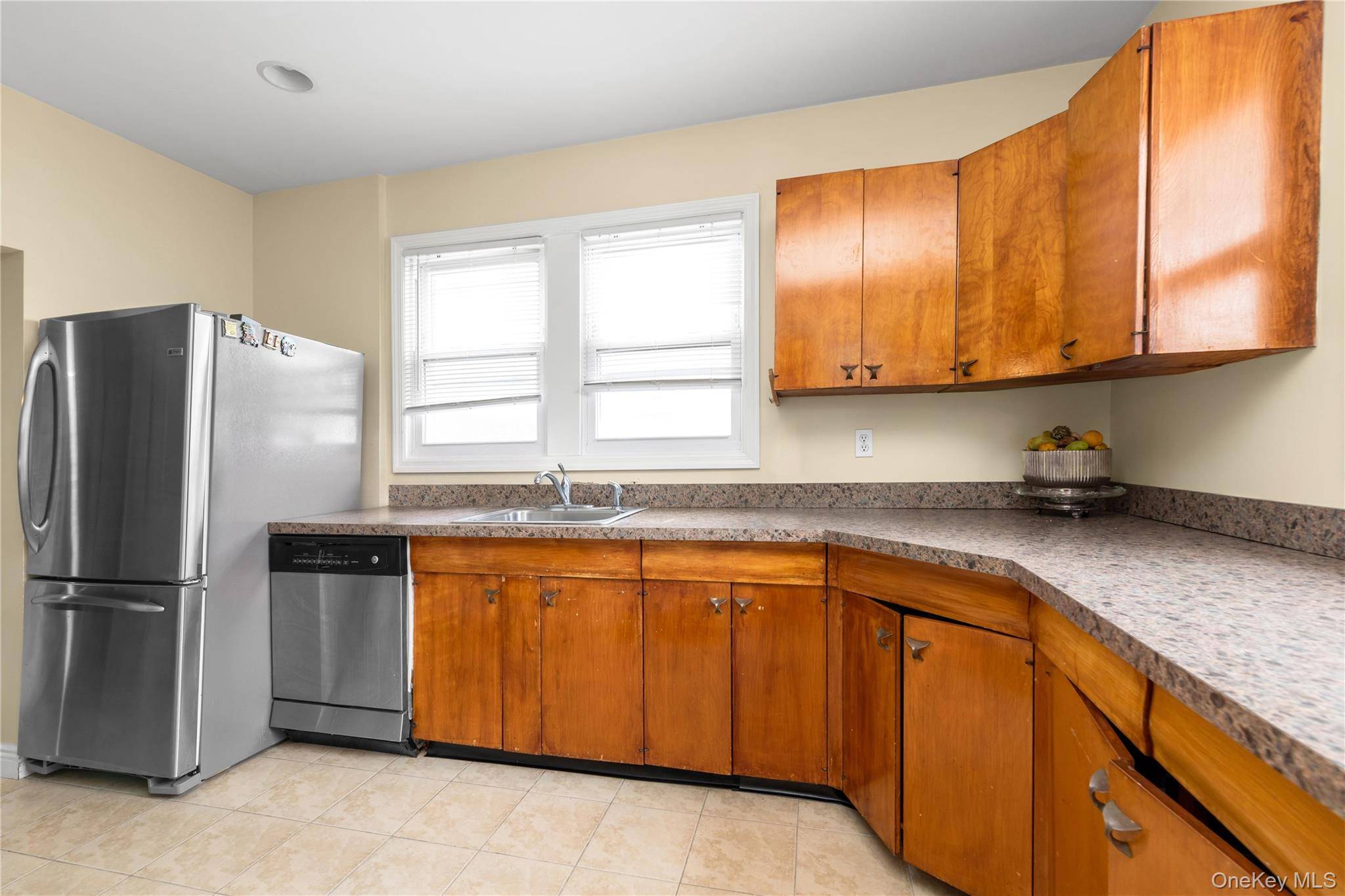 73 Liberty AVE, Mineola, NY 11501