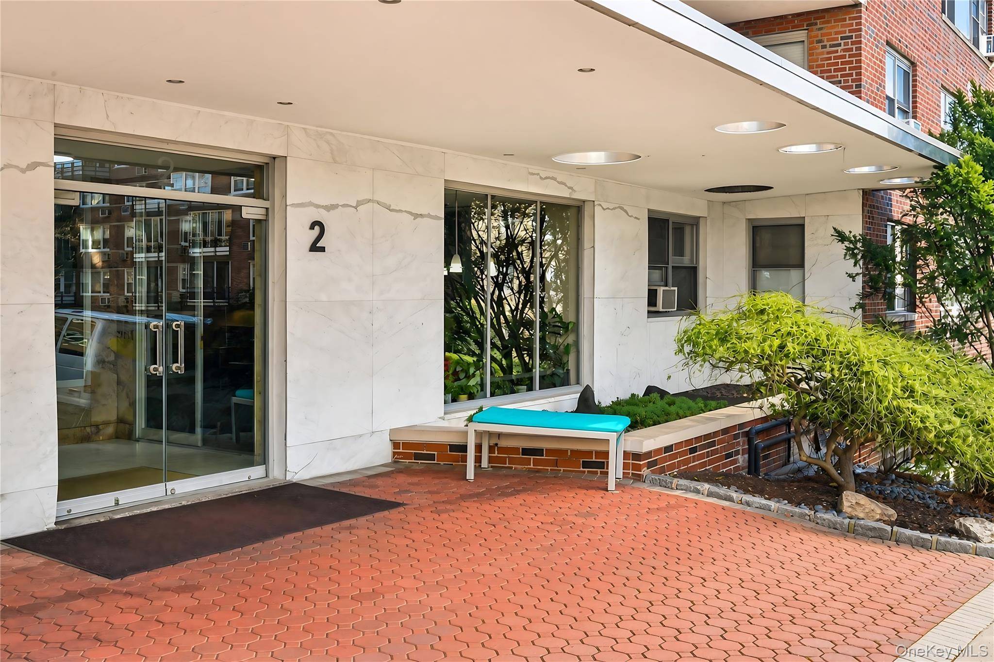 2 Washington SQ #3E, Larchmont, NY 10538