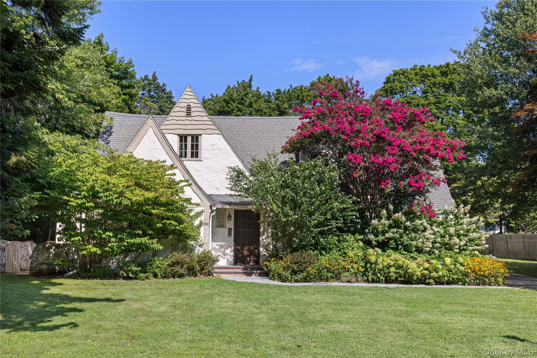 30 Merritts Pond RD, Riverhead, NY 11901