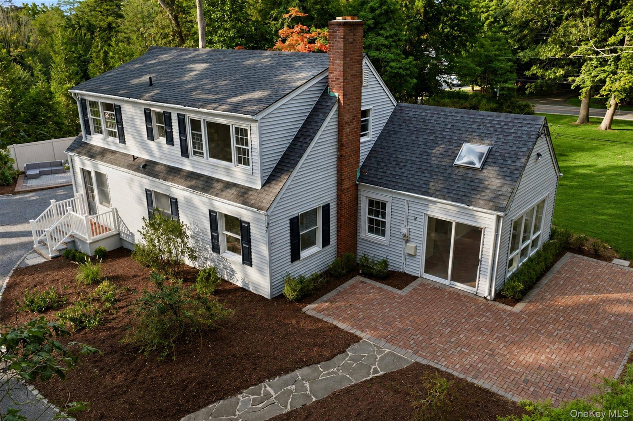 34 Old Field RD, Setauket, NY 11733