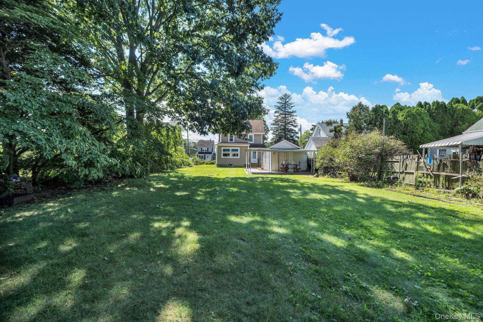 55 McKinley AVE, Hicksville, NY 11801