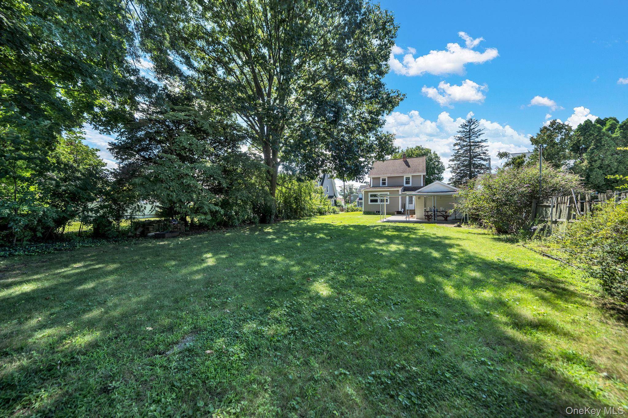 55 McKinley AVE, Hicksville, NY 11801