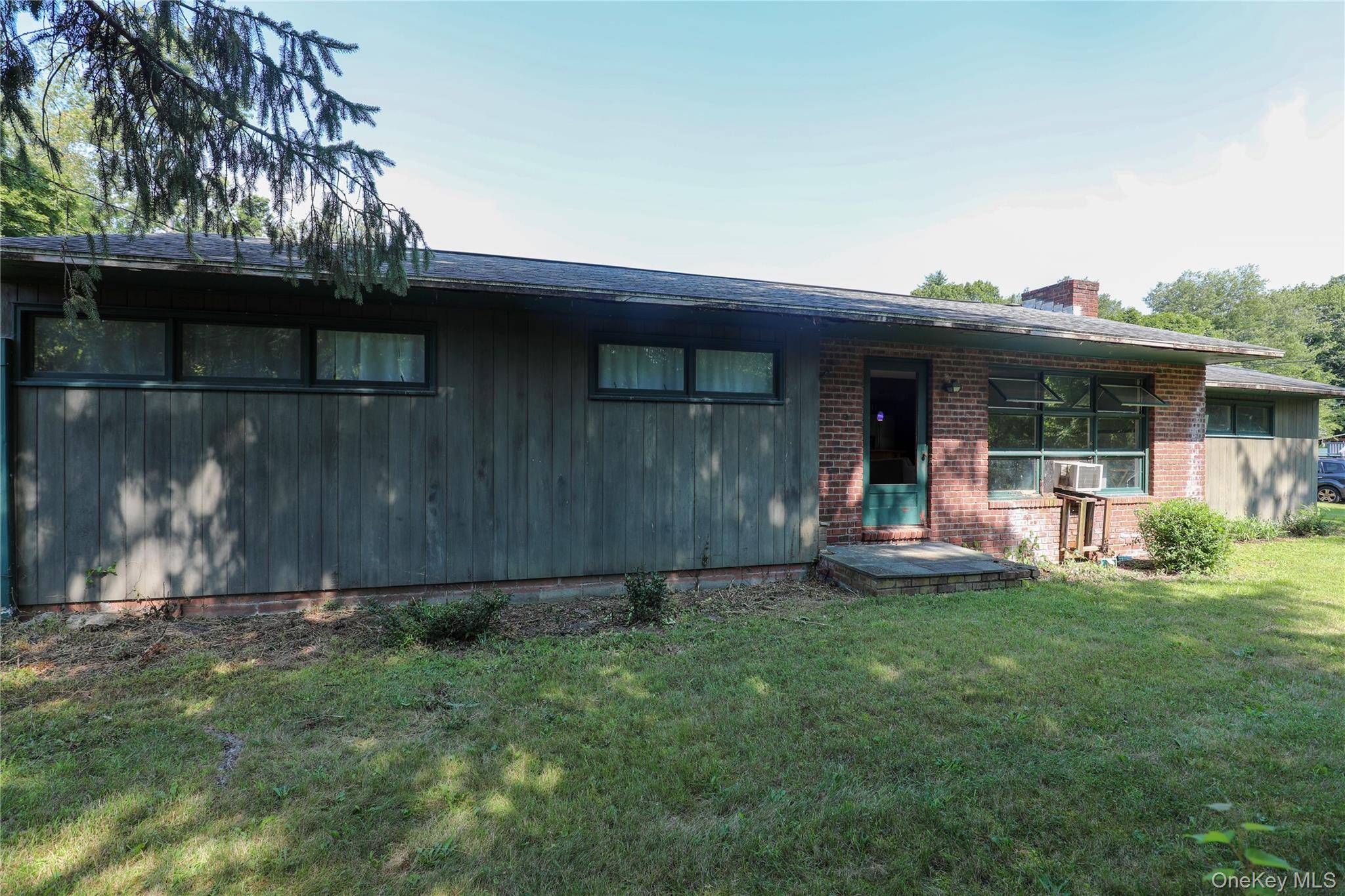 203 Maple LN, Hurley, NY 12443