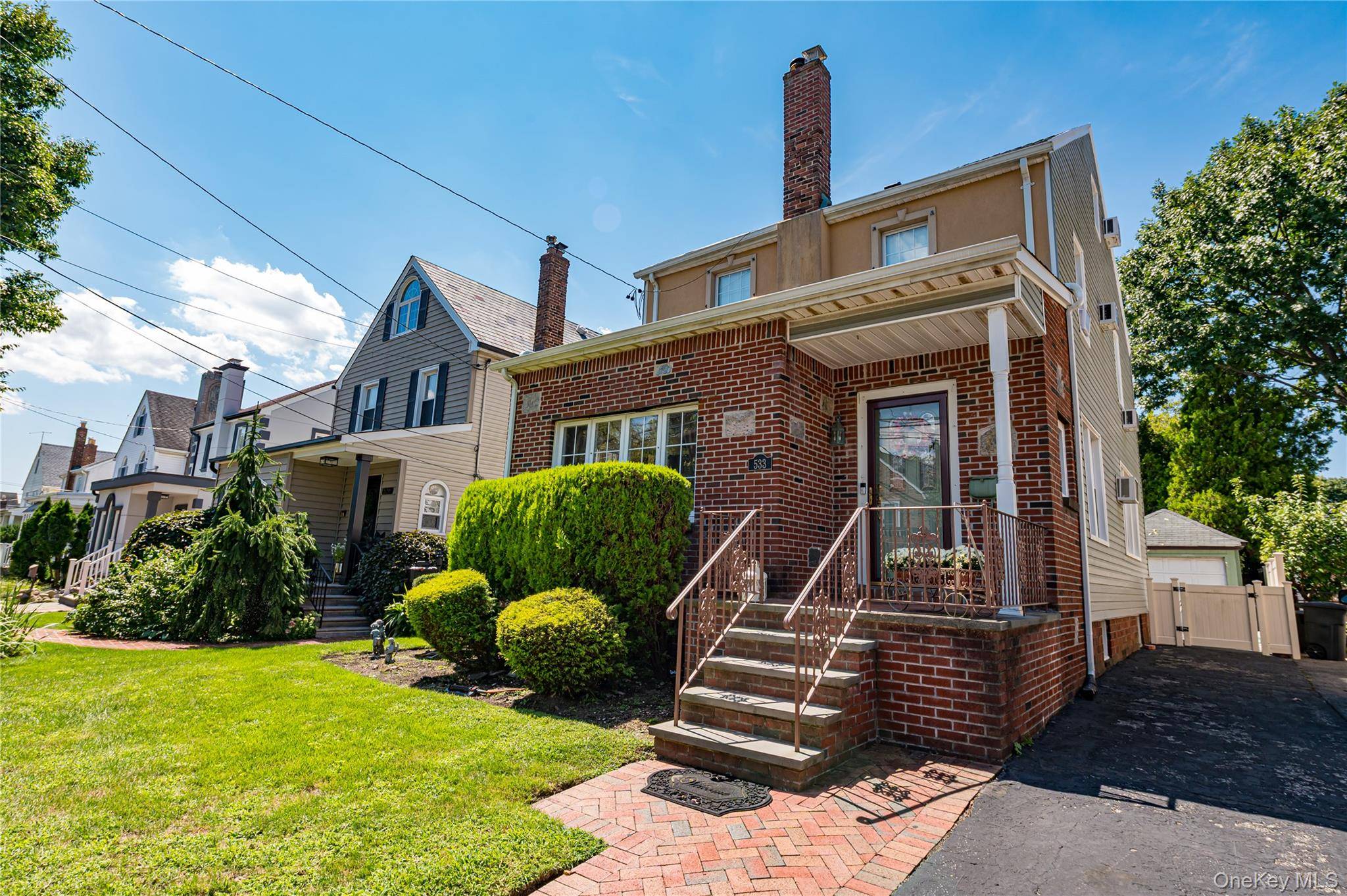 533 Marcellus RD, Williston Park, NY 11596