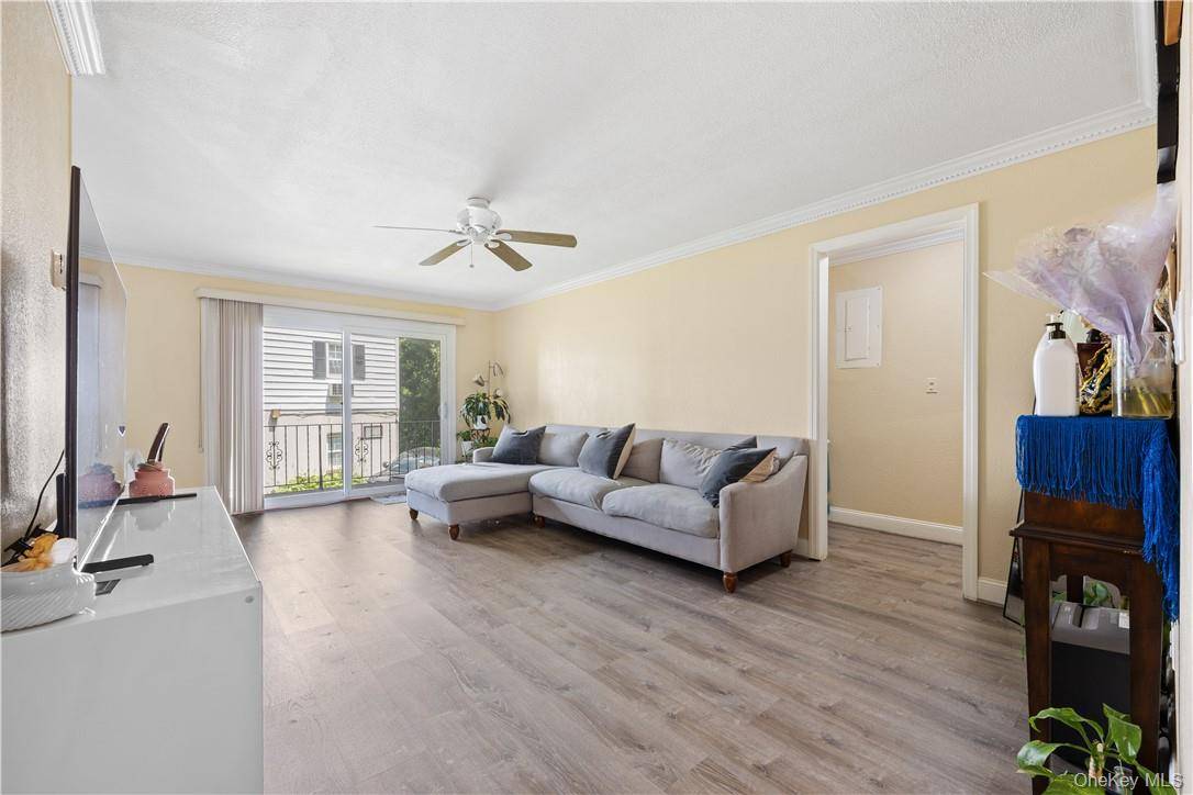 315 Woodland Hills RD, White Plains, NY 10603