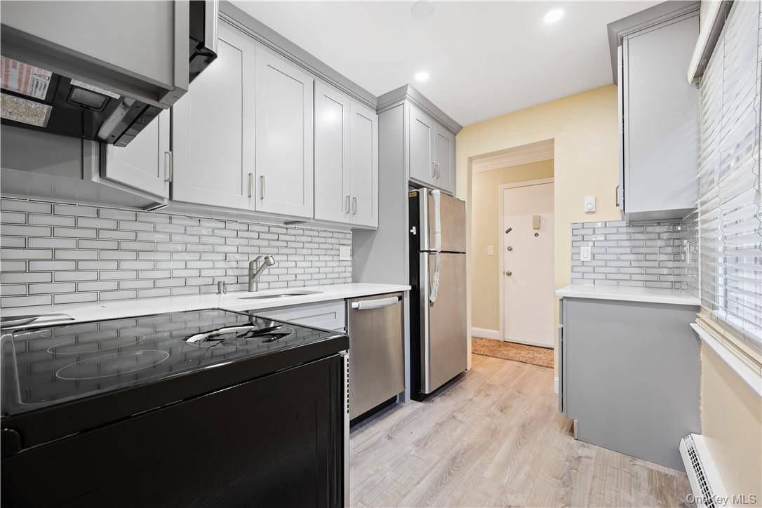 315 Woodland Hills RD, White Plains, NY 10603
