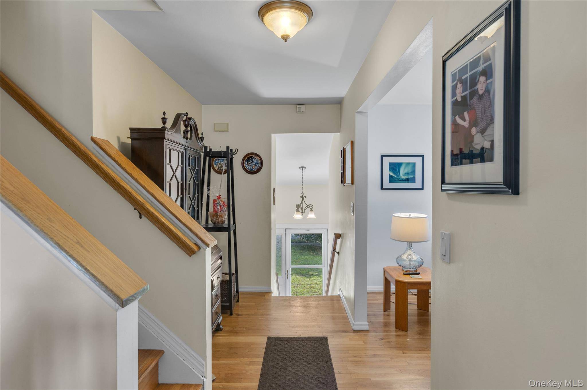 23 Dale LN, Smithtown, NY 11787