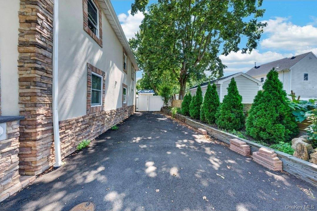 14 Electric ST, Patchogue, NY 11772