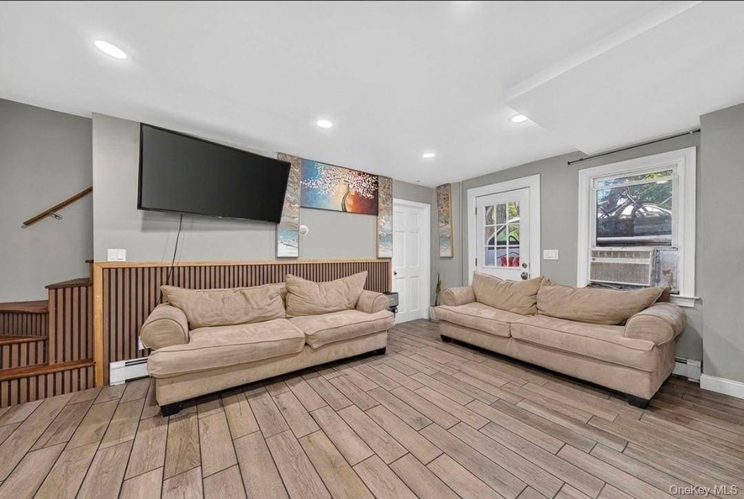 14 Electric ST, Patchogue, NY 11772