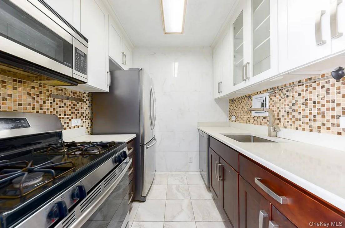 62-54 97th PL #11A, Rego Park, NY 11374