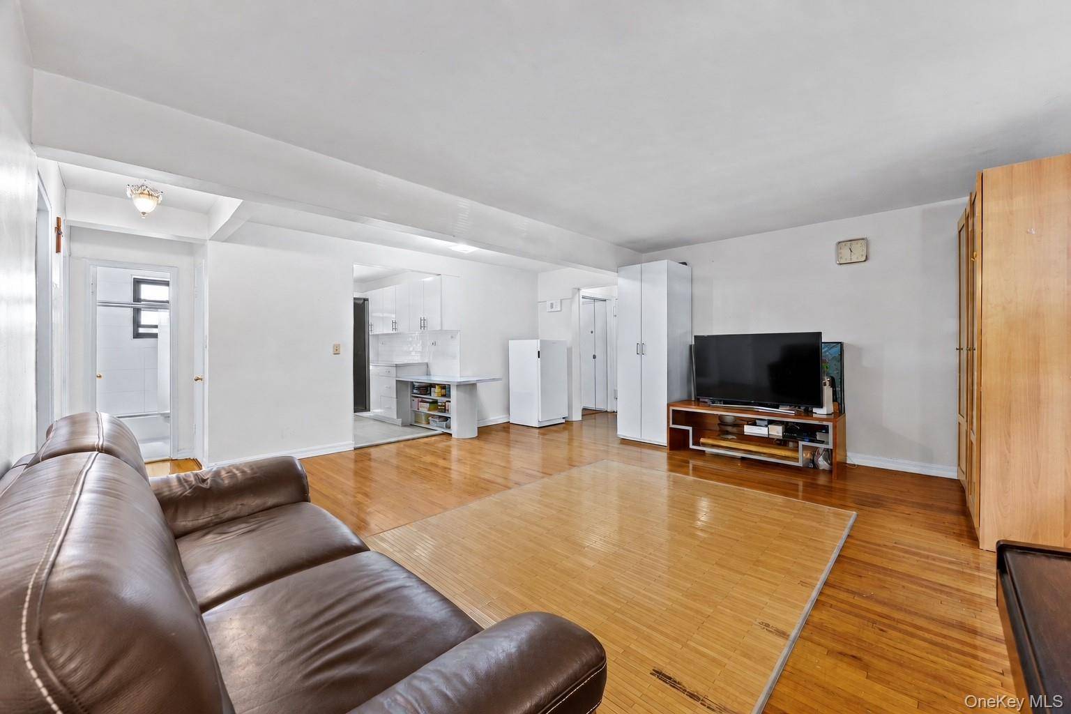 211-02 73rd AVE #1H, Bayside, NY 11364