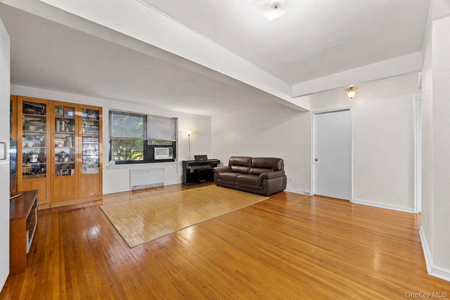 211-02 73rd AVE #1H, Bayside, NY 11364