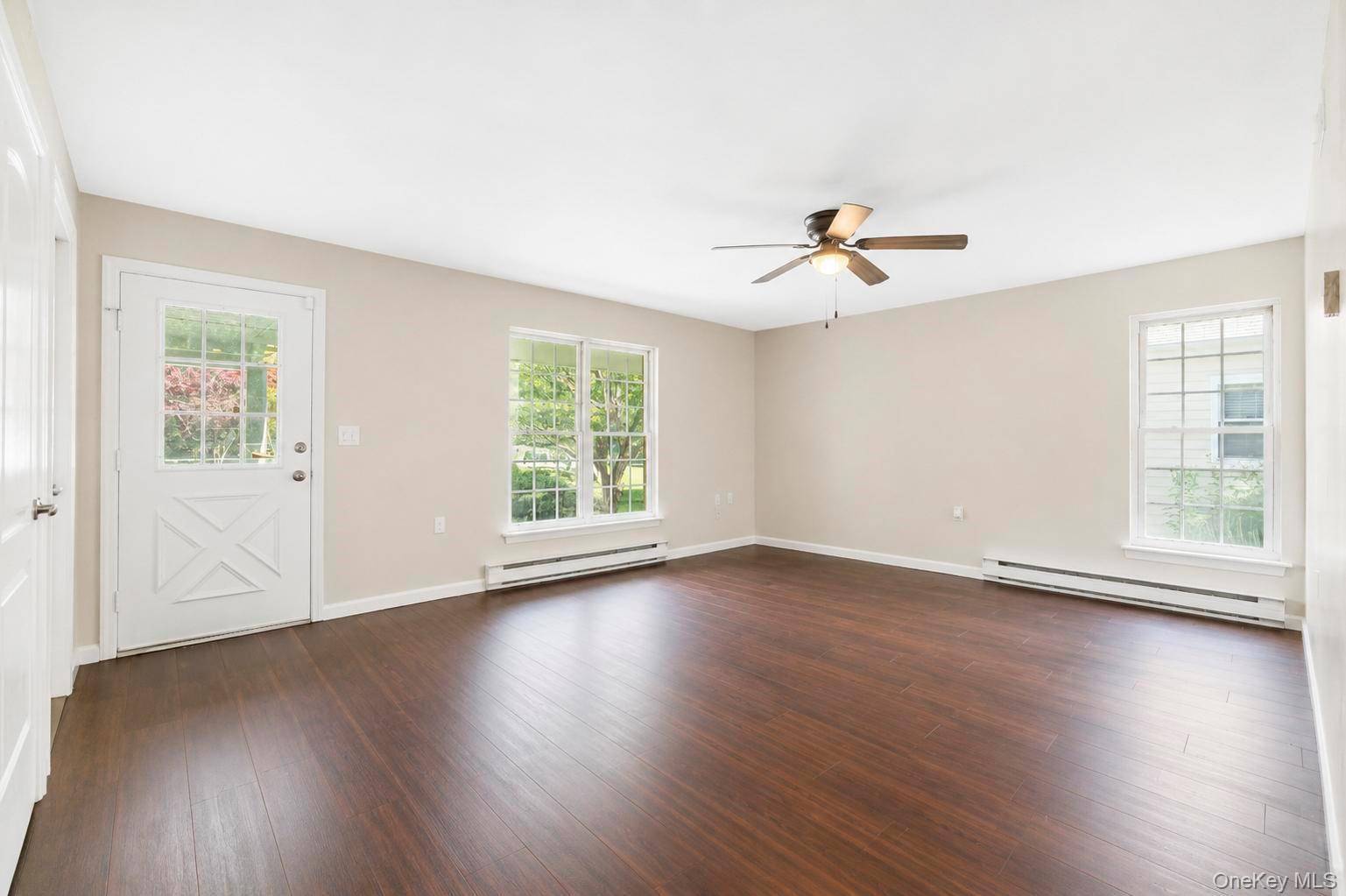 232 Belfast LN, Ridge, NY 11961