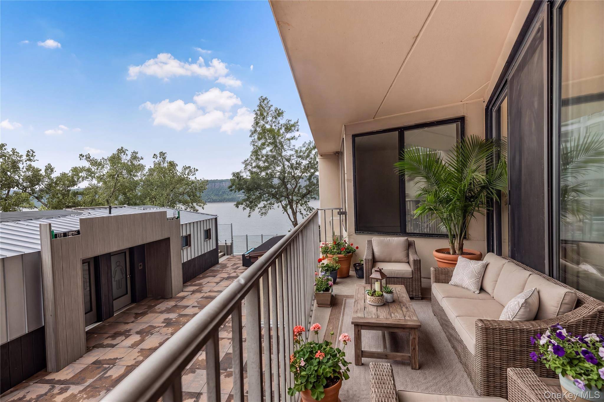 1155 Warburton AVE #2S, Yonkers, NY 10701