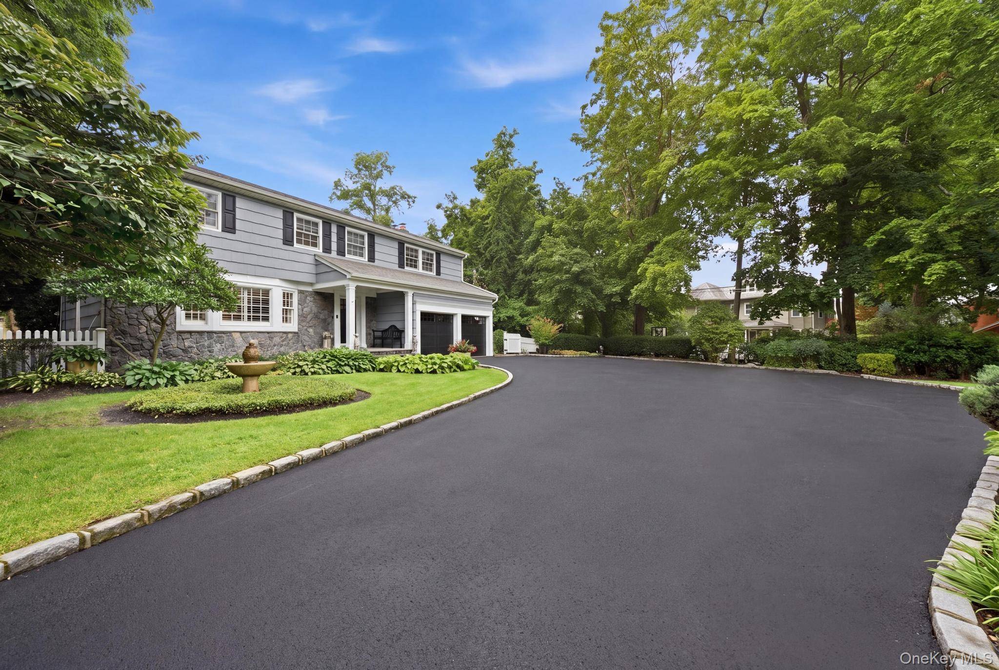 11 Prospect RD, Centerport, NY 11721