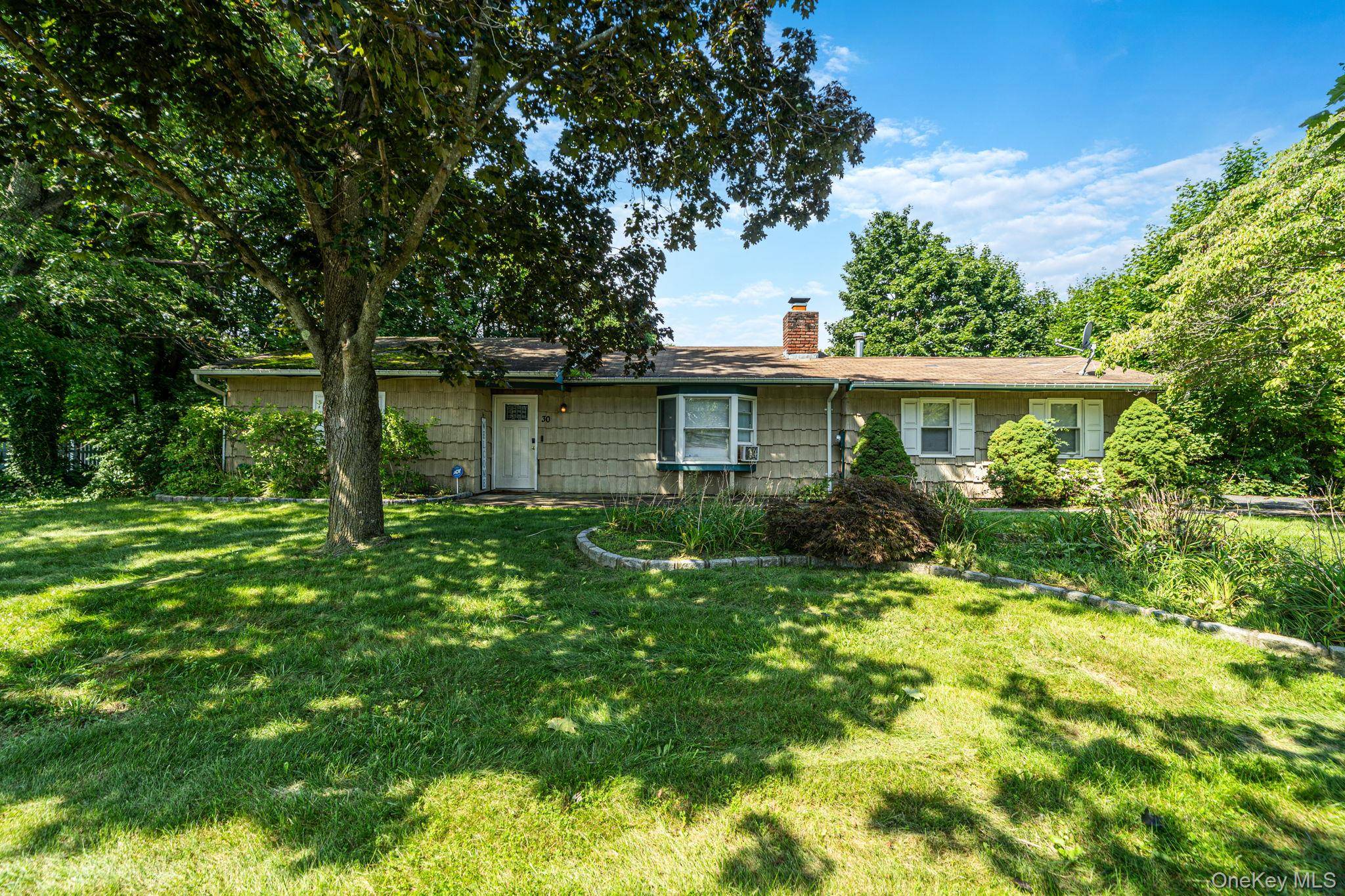 30 Ashland ST, Mount Sinai, NY 11766