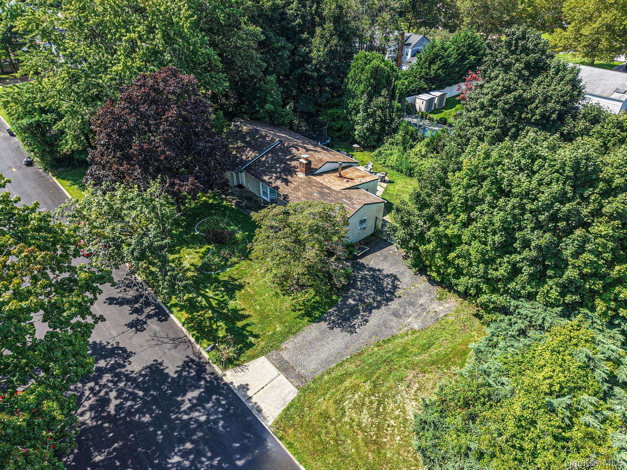 30 Ashland ST, Mount Sinai, NY 11766