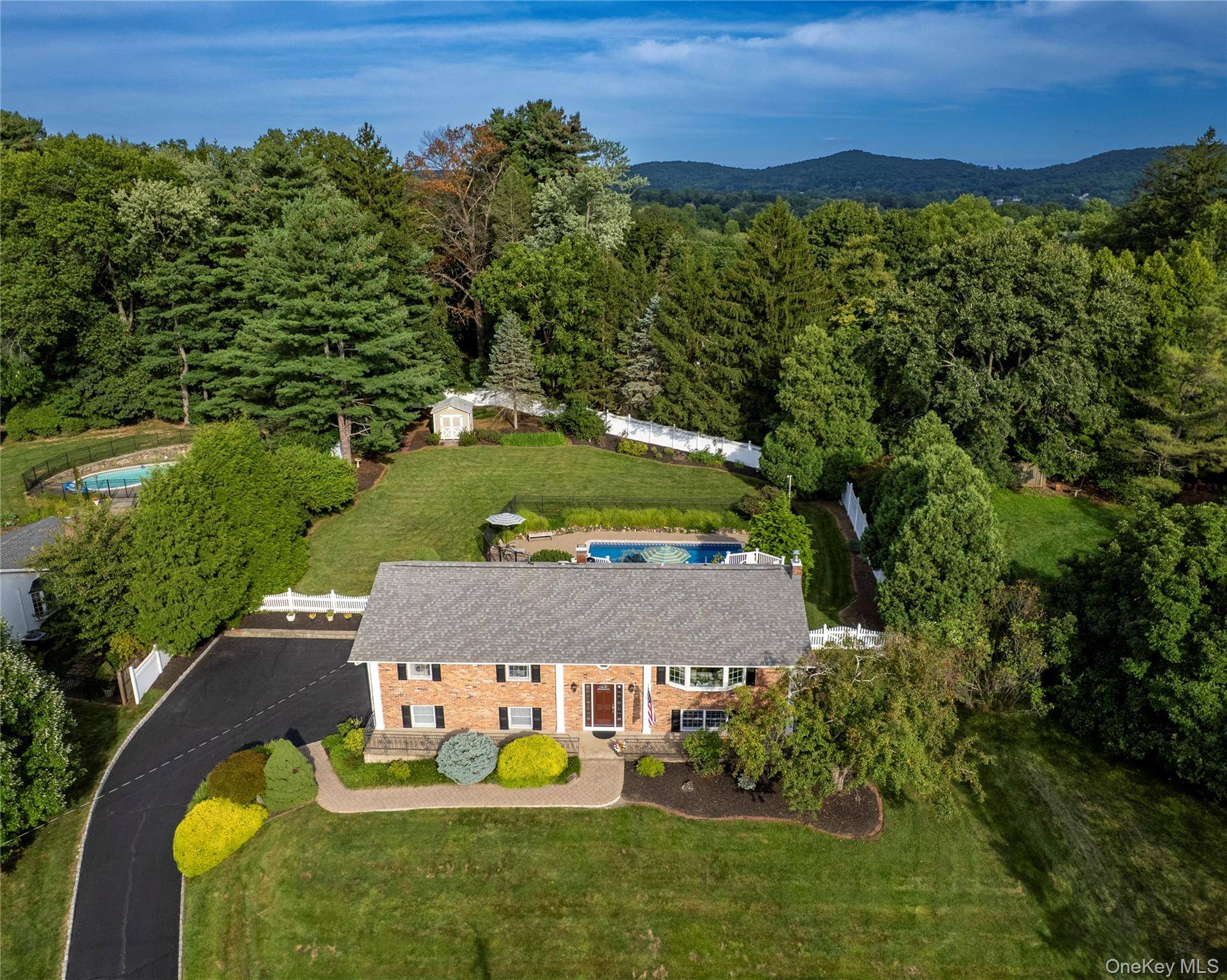 619 Russet RD, Valley Cottage, NY 10989