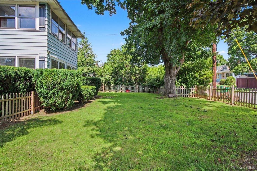 35 Orchard PL, Beacon, NY 12508