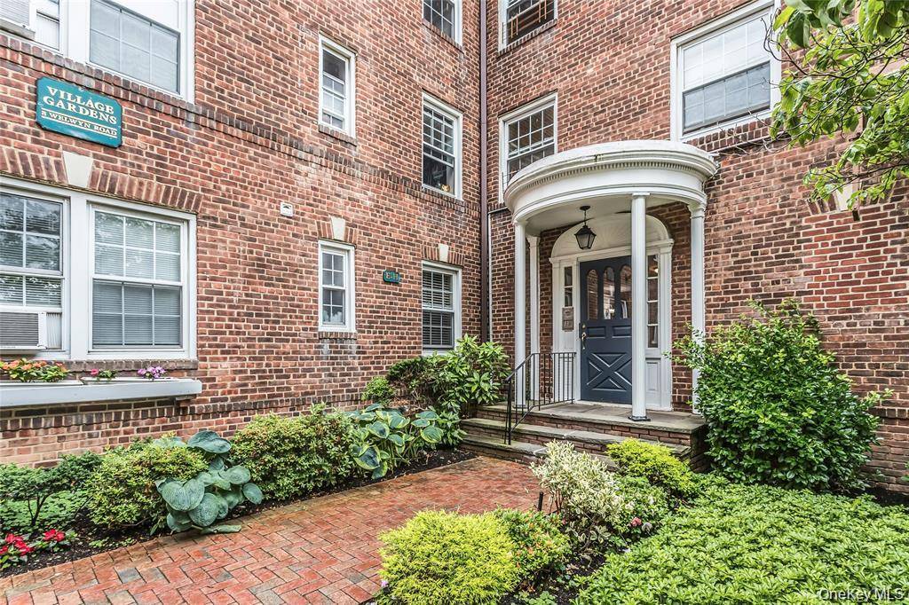 8 Welwyn RD #2G, Great Neck, NY 11020